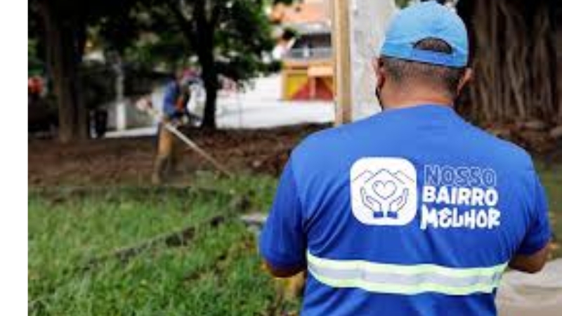 Bolsista do Programa Nosso Bairro Melhor em Diadema participando de curso profissionalizante de reparos elétricos, hidráulicos e alvenaria