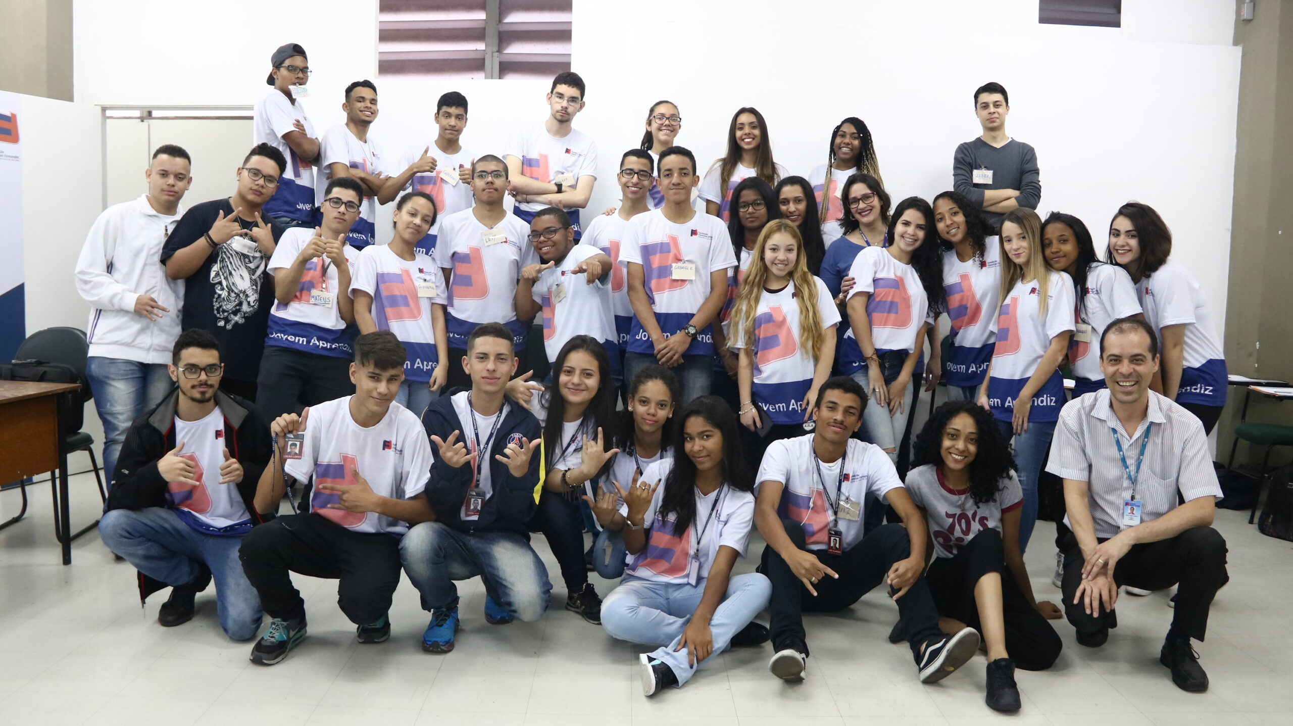 Alunos da Fundação Florestan Fernandes recebem certificado do curso de empreendedorismo Crescendo e Empreendendo do Sebrae